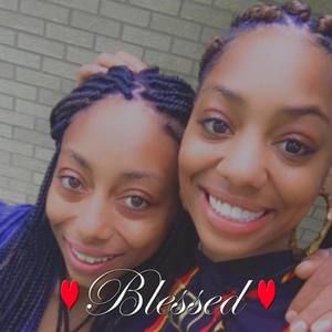 Meet your Posher, Simone